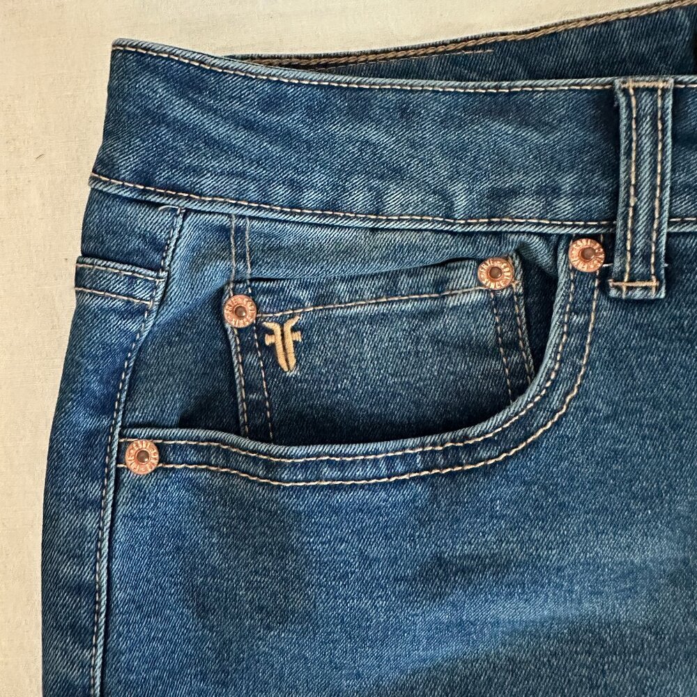 Frye Women's Stretch Jeans Size 8 Blue High Rise Straight Leg Cuffed Crop (NEW) - Picture 3 of 15